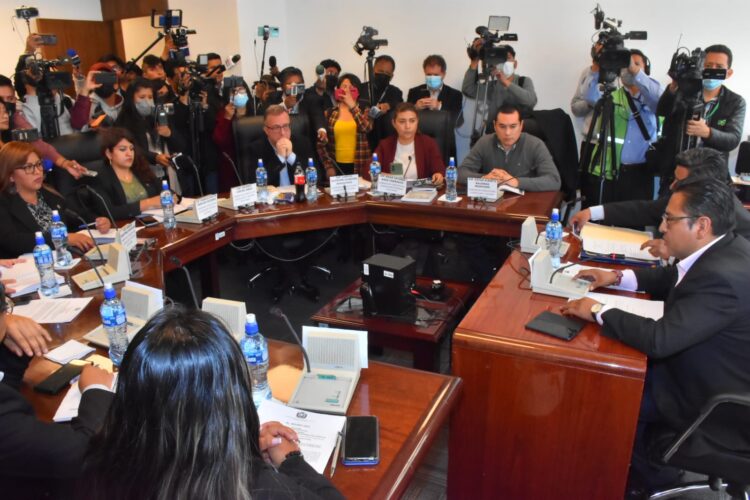 La Comisión de Constitución instala la sesión para considerar tres proyectos sobre el Censo. Foto: APG