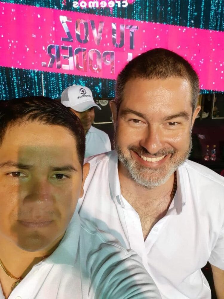 Bazán denuncia fotos de presunto ‘narco’ con concejal y le llueven imágenes del mismo hombre con líderes de Creemos