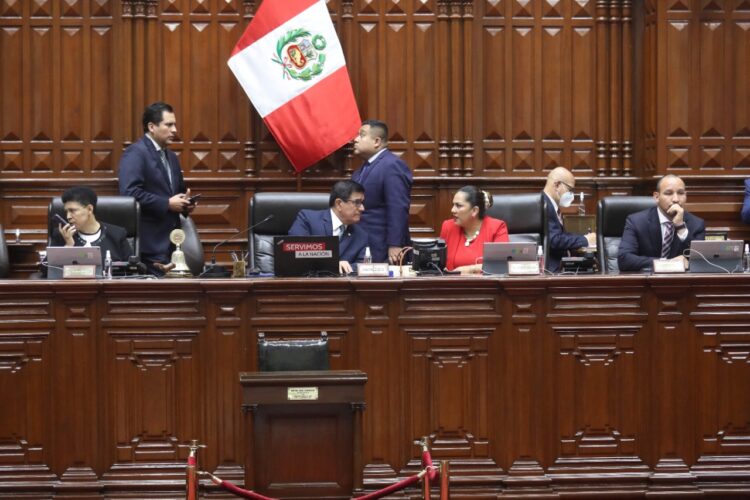 En un tercer intento, el Congreso de Perú declaró la vacancia del presidente Pedro Castillo. Foto: AFP