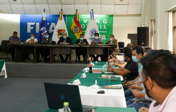 Son días claves para el fútbol boliviano; no se quiere jugar en diciembre