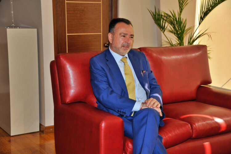 El cónsul Fernando Velasco en La Razón. Foto: Oswaldo Aguirre