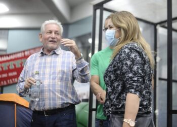 Justicia absuelve al exgobernador Costas y al resto de acusados por referéndum autonómico