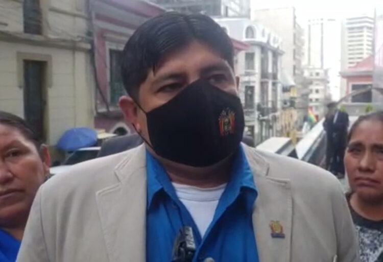 El TCP deja en suspenso la expulsión del diputado Rolando Cuéllar del MAS