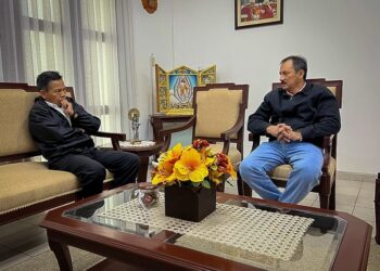 Alcalde, rector y arzobispo cruceños piden diálogo; Calvo exige frenar movilizaciones contra paro