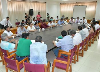 Vicente Cuéllar anuncia que la dirigencia cruceña no asistirá al diálogo.