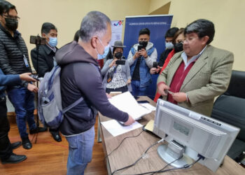 Otra vez Cyborg Kanashiro se postula a un cargo, esta vez a Contralor del Estado