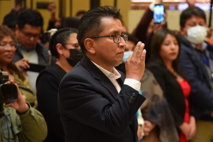 Ante cuestionamientos, Callisaya afirma que su independencia política se verá en su gestión defensorial