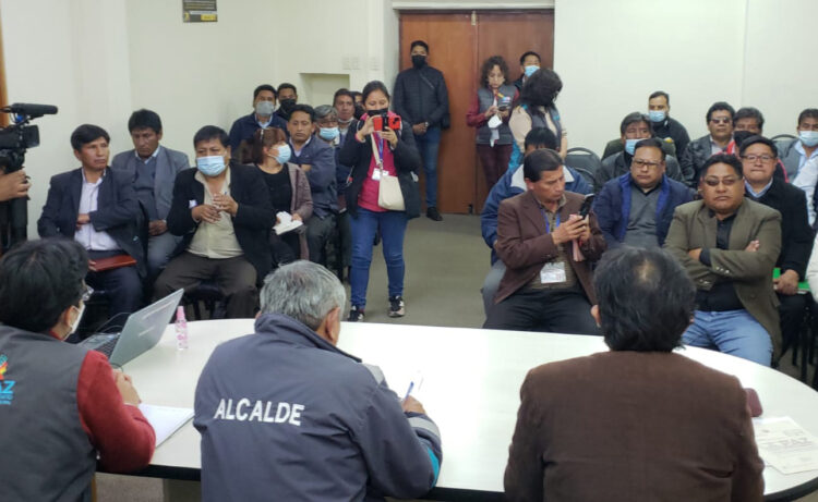 Choferes de El Alto piden levantar denuncias y el diálogo por el reordenamiento seguirá