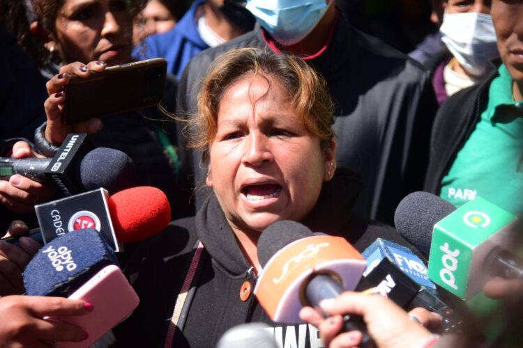 Rosalba Vargas aprehendida; sexto dirigente de Adepcoca capturado por toma violenta