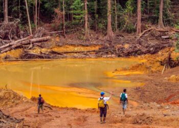En Sudán, la búsqueda de oro deja graves enfermedades y contaminación