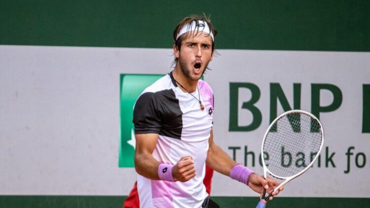 Argentino Etcheverry vence a su compatriota Mena en primera ronda del ATP de San Diego