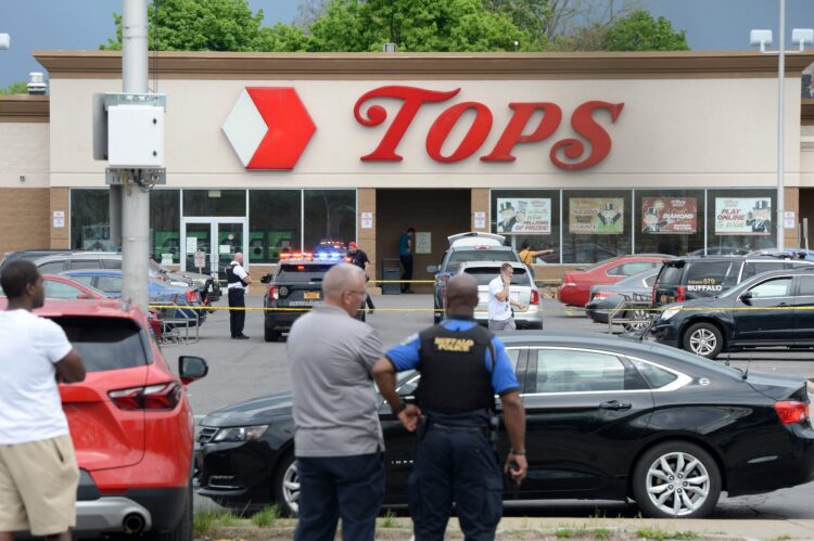 Diez muertos en ataque de ‘motivación racial’ en tienda de EEUU