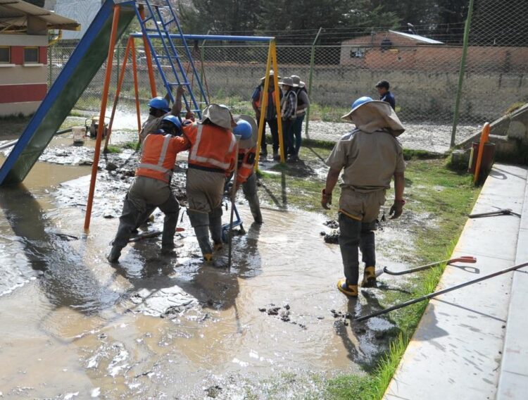 Cinco zonas del sur de La Paz están sin agua por la ruptura de una cañería
