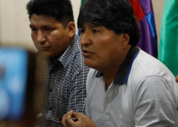 Morales ahora se estrella contra el Ministerio de Defensa y denuncia ‘persecución’ contra él y dirigentes