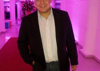 Edil Toledo sustituye a Fernando Pacheco en la Secretaría de Salud departamental cruceña
