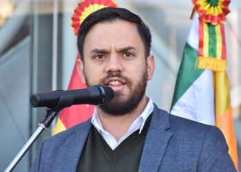 Ministro de Gobierno dice que no existe denuncia por el robo del celular de Evo Morales