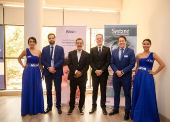 Llega a Bolivia Alcon, tecnología avanzada e innovación científica para la salud ocular