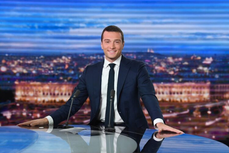 El eurodiputado Jordan Bardella se ha convertido este sábado en el nuevo líder del partido de ultraderecha francés Agrupación Nacional. Foto: AFP