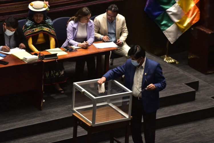 El lunes hubo un cuarto intento de votación. Foto: Rodwy Cazón