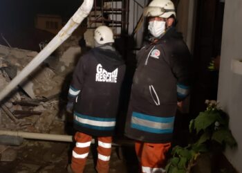 Colapsa una vivienda y pone en riesgo a otras en zona San Luis de La Paz