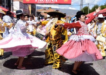 Ch’utas volvieron con baile y tradición, pero la mayoría sin barbijos