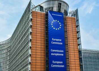 Comisión Europea propone suspender por un año aranceles a importaciones desde Ucrania