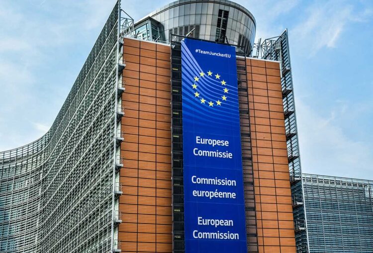 Comisión Europea propone suspender por un año aranceles a importaciones desde Ucrania