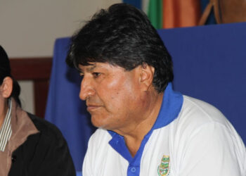 Tras marcha contra el narcotráfico, Morales dice que antes ‘demuestren el origen de sus fortunas’