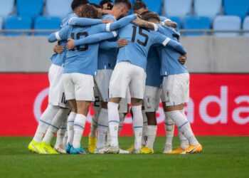 Uruguay derrota 2-0 a Canadá