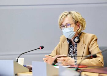 La Comisión Europea adoptó sello de inversión sostenible para energía nuclear y gas