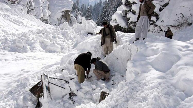 Casi 20 muertos en una avalancha en la frontera entre Afganistán y Pakistán