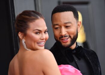 La modelo Chrissy Teigen y el cantante John Legend. Foto: AFP.