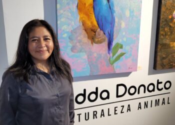 La paceña Adda Donato expone sus pinturas en Santa Cruz. Foto: Adda Donato.