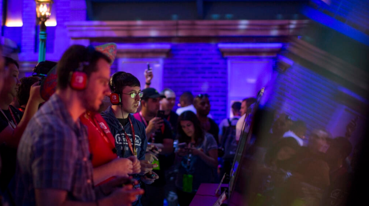 Stand de Nintendo en la inauguración de la feria de videojuegos E3 en Los Ángeles. Foto: AFP.