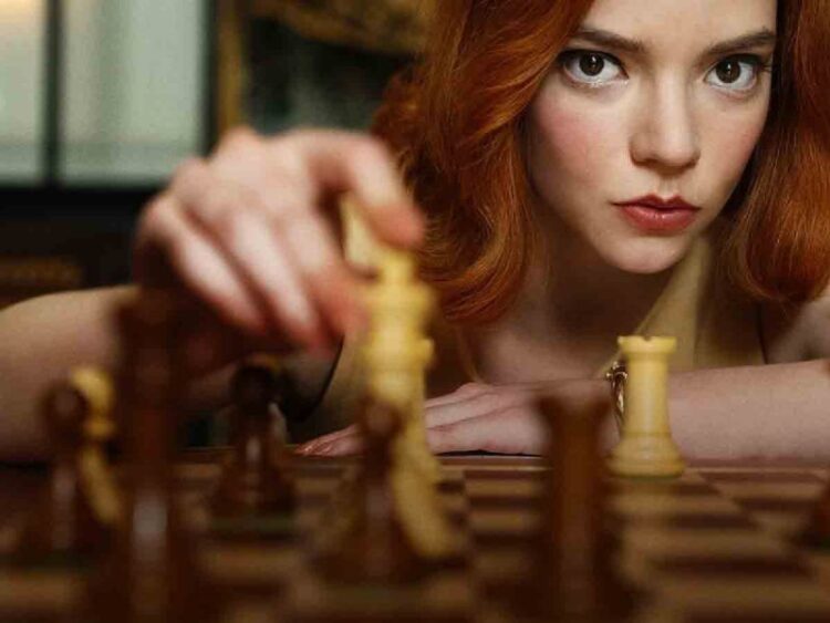 'Gambito de dama' fue protagonizada por la actriz Anya Taylor-Joy. Foto: AFP.