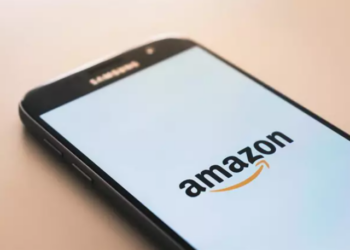 La aplicación móvil de Amazon en un dispositivo Samsung. Foto: Unsplash.