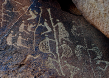 La piedra aborigen tallada "Escalador", fotografiada en la Península de Burrup, en Australia, el 17 de junio de 2008. Foto: AFP.