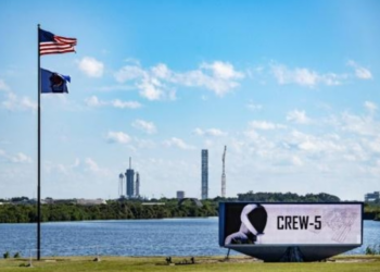 El cohete Falcon 9, de SpaceX, en su plataforma de lanzamiento en el Centro Espacial Kennedy de Florida el 3 de octubre de 2022. Foto: AFP.