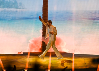 El puertorriqueño Bad Bunny es, con su nombre en 10 categorías, el líder de nominaciones a los premios Grammy Latino. Foto: AFP.