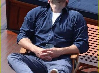 Una de las fotografías del actor Ben Affleck que dio pie a la creación de memes. Foto: Redes sociales.