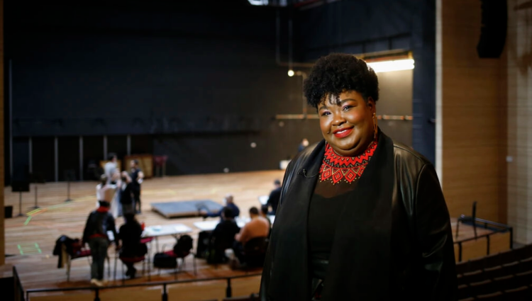 La soprano colombiana Betty Garcés, en un teatro de Bogotá. Foto: AFP.