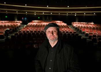 El cineasta Juan José Campanella, en el teatro Politeama. Foto: AFP.