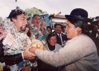Carlos Palenque en una inauguración de la feria de la Alasita. Foto: RTP.