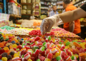 Fotografía ilustrativa de una tienda de golosinas en Damasco, Siria. Foto: AFP.