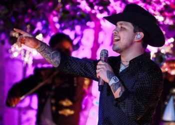 Christian Nodal en una de sus últimas presentaciones. Foto: AFP.