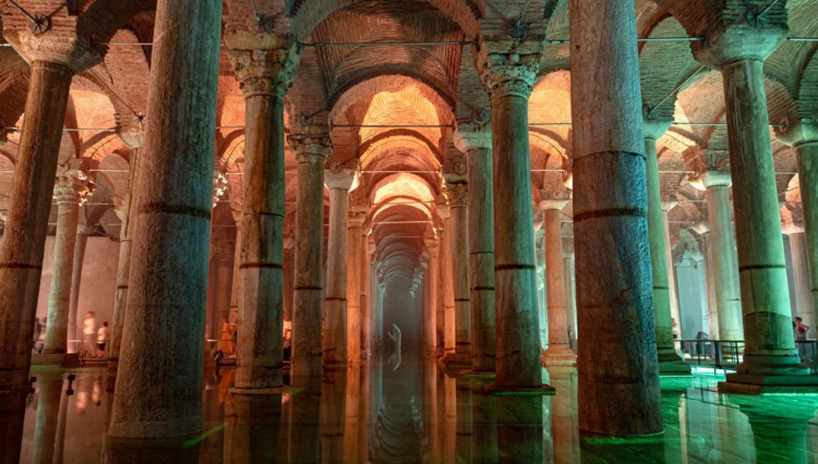 La mística Cisterna Basílica de Estambul reabre sus puertas