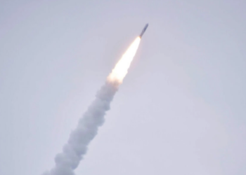 El cohete espacial Epsilon 6 despega del Centro Espacial Uchinoura, en Kimotsuki-gun, Japón, el 12 de octubre de 2022. Foto: AFP.