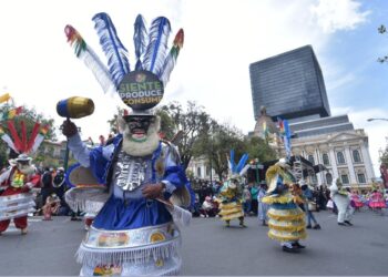 La danza de la morenada, popular en las festividades folklóricas del país. Foto: Archivo La Razón.