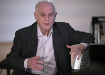 Daniel Barenboim es director musical de la Ópera Estatal de Berlín y de su orquesta, la Staatskapelle, desde hace 30 años. Foto: AFP.
