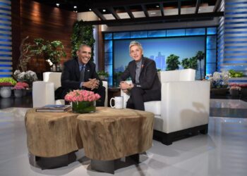 Ellen DeGeneres en una entrevista con el ex presidente de EE.UU. Barack Obama. Foto: AFP.